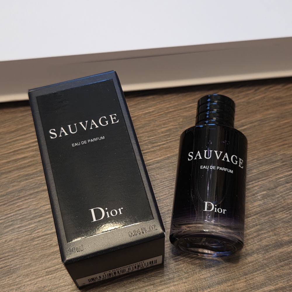 Dior Sauvage Eau de Parfum - Black/Deep Amethyst Bottle Travel Size 10ml